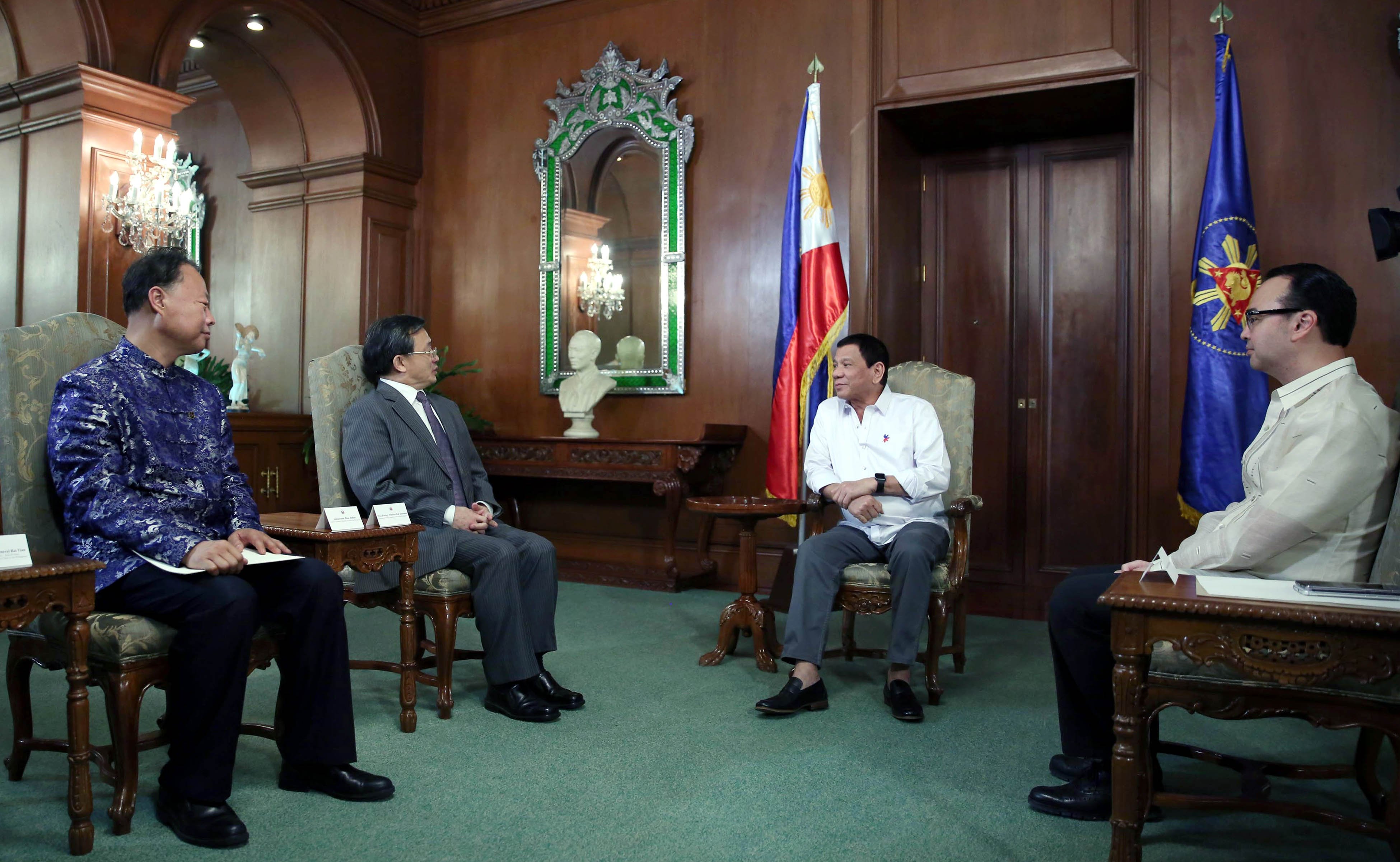 Pres. Duterte meets with top Chinese diplomats