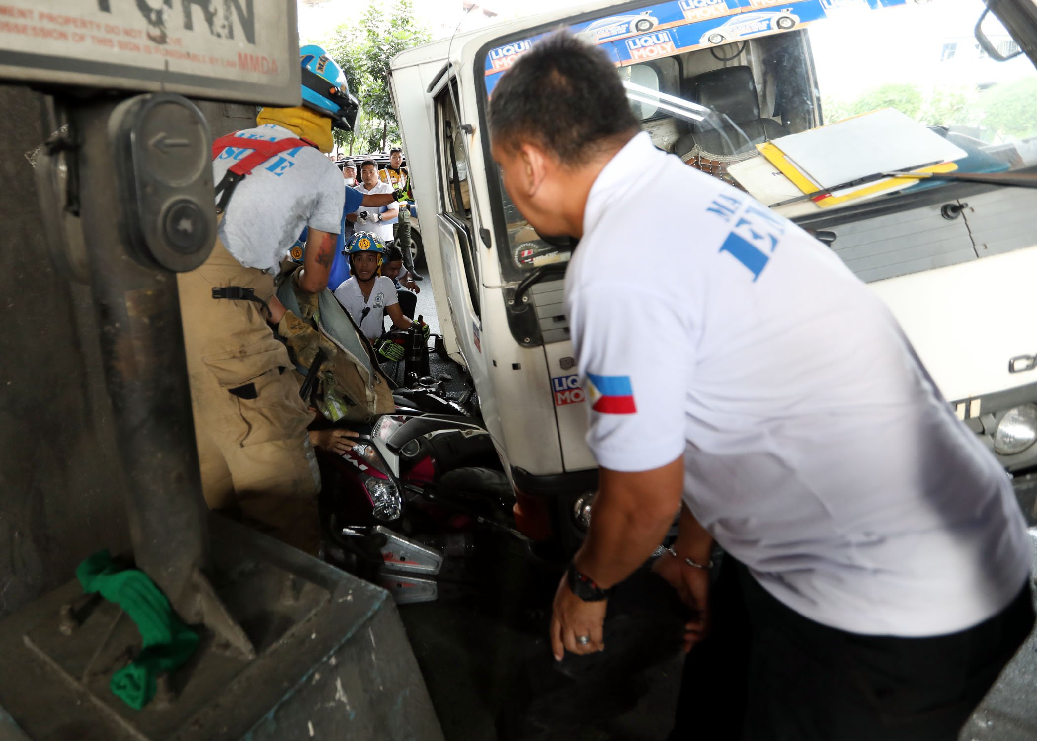 Makati rescue team responds to accident
