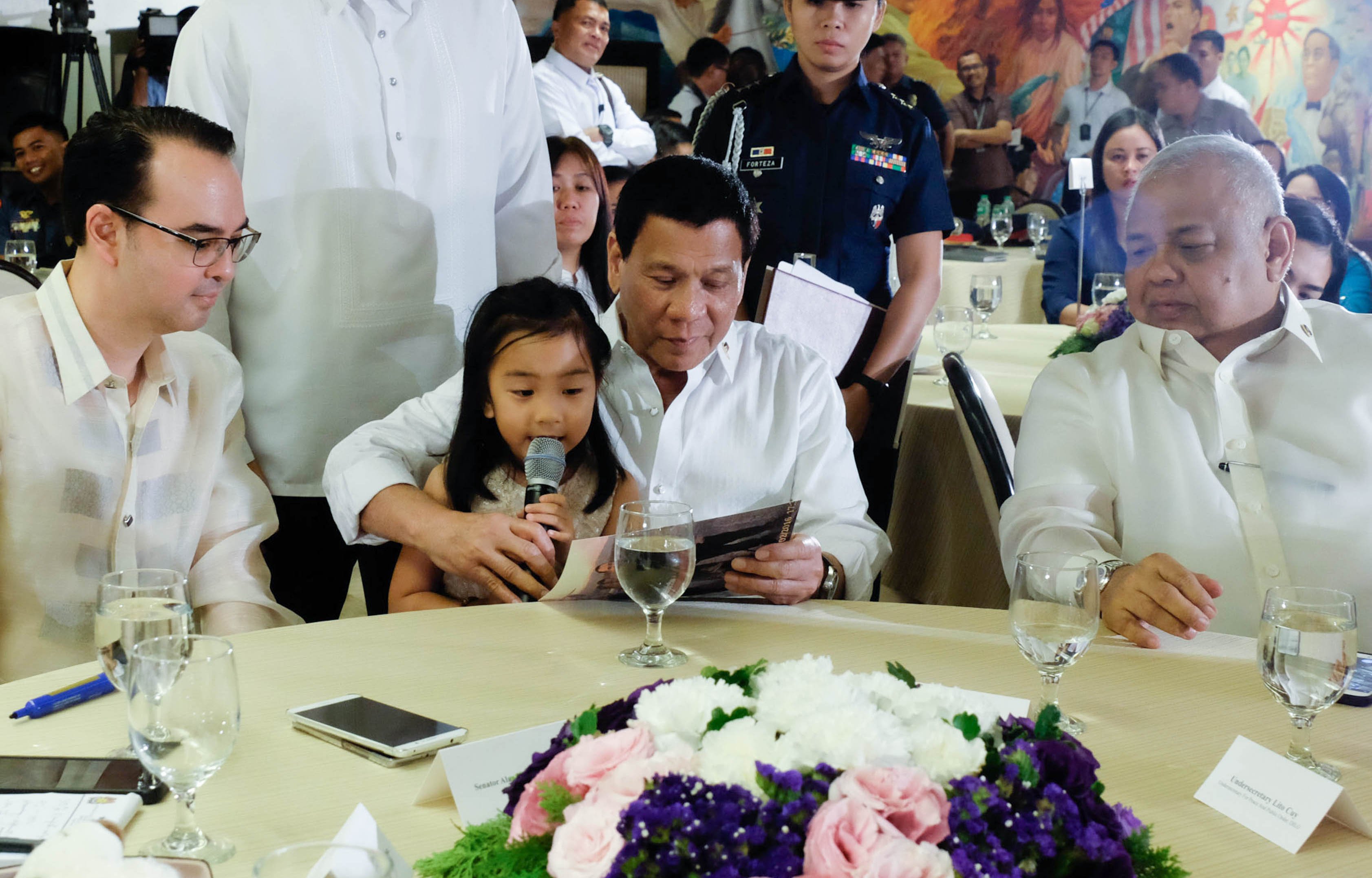Pres. Duterte meets with SAF 44 kin on eve of massacre’s 2nd anniversary