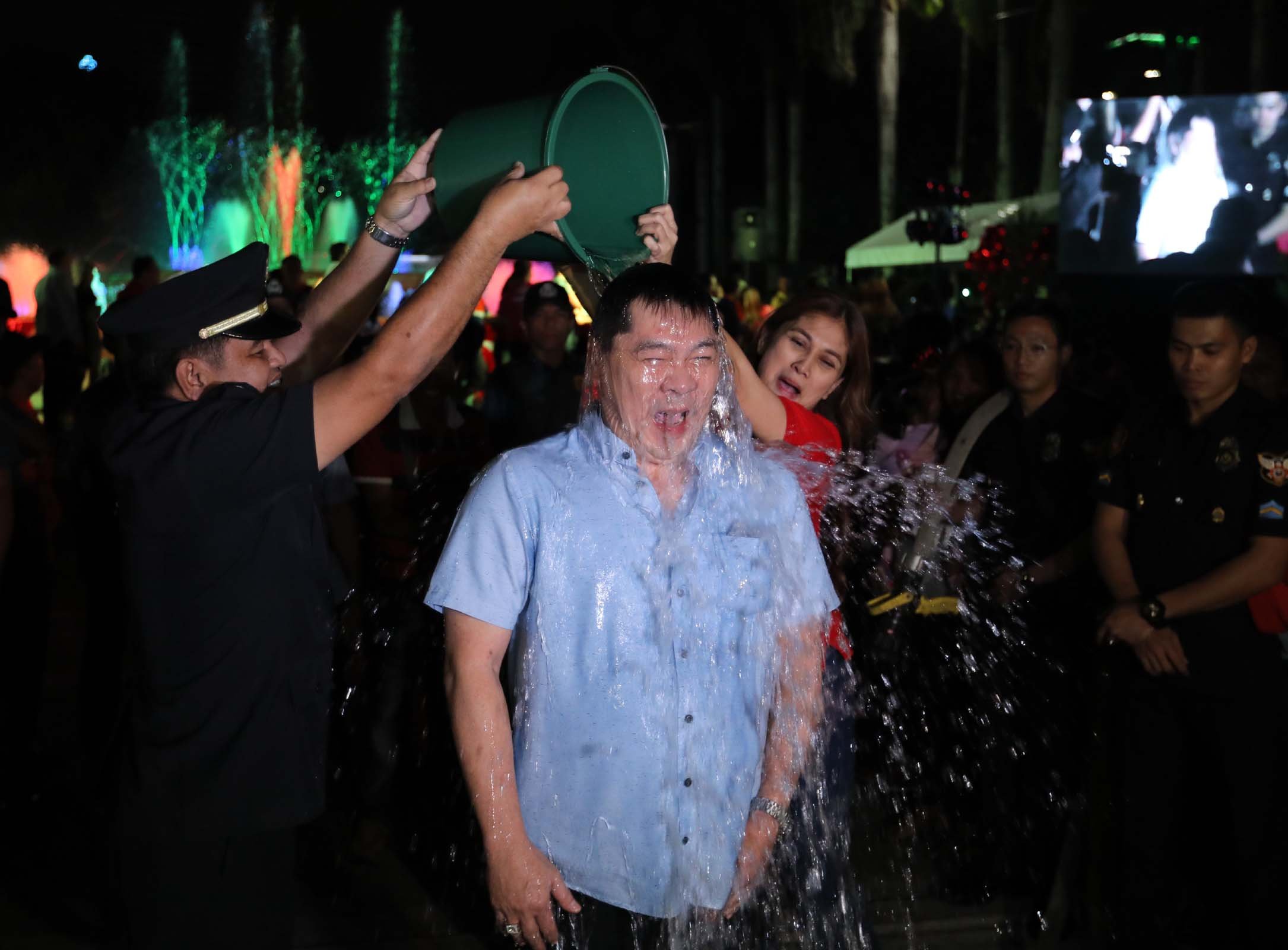 Water bucket challenge at Manila Bay