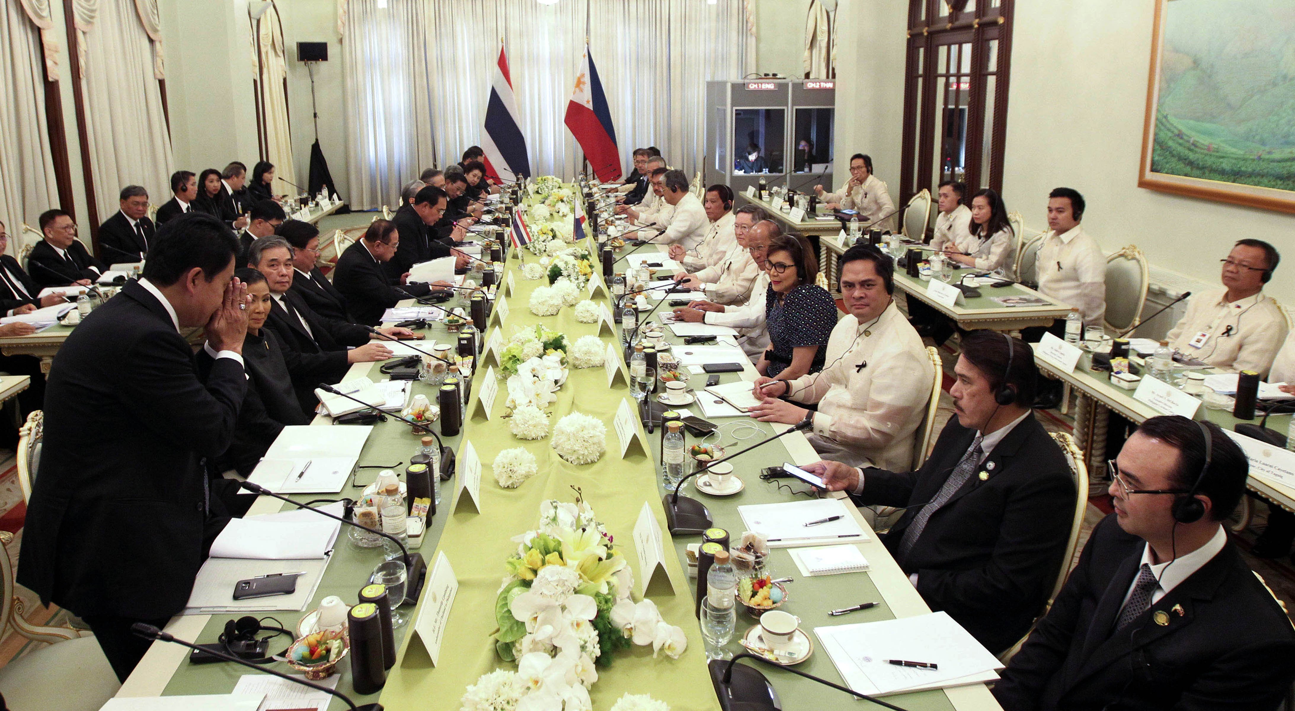 Pres. Duterte, PHL delegation hold plenary meeting with top Thai officials