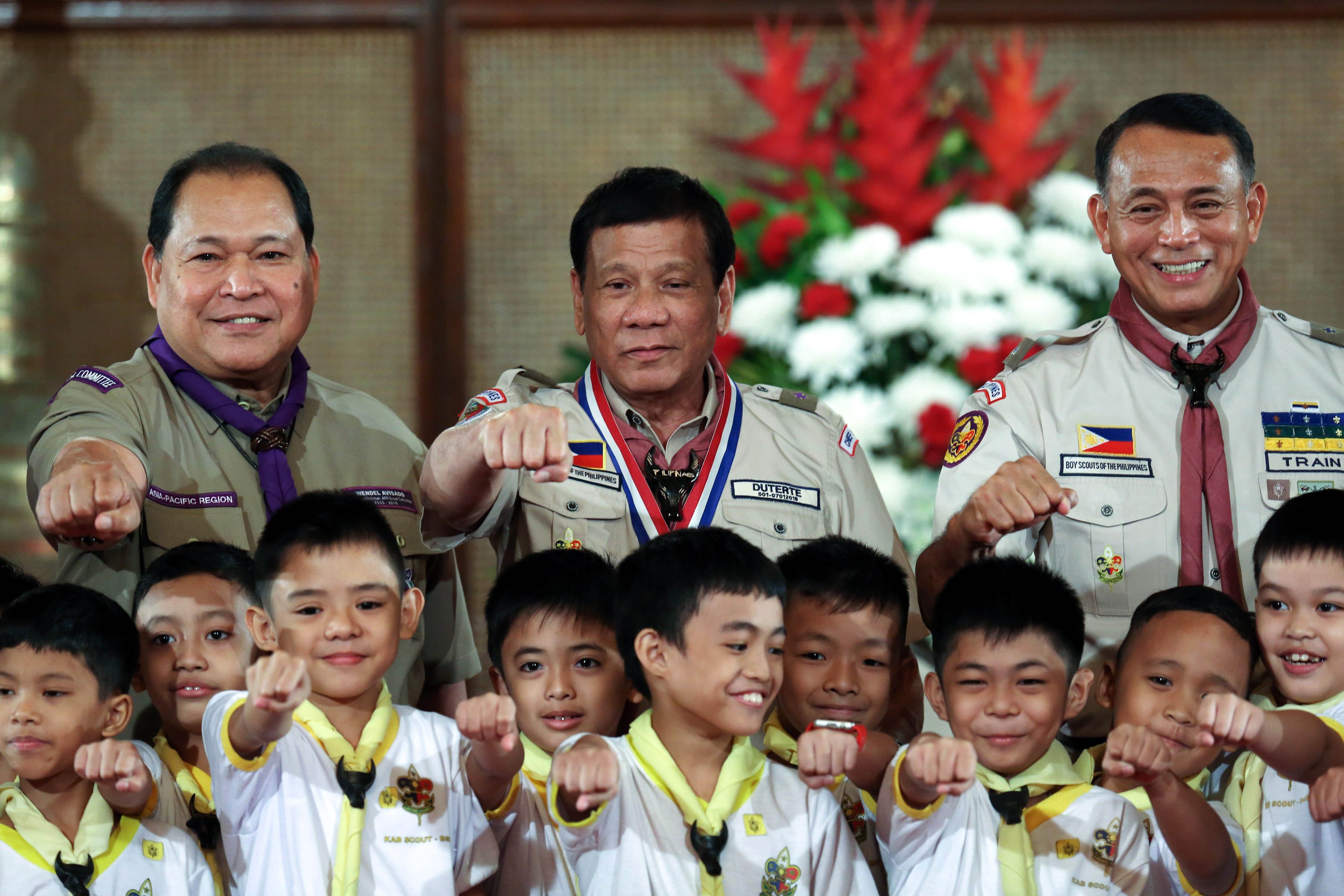 Pres. Duterte welcomes KAB Scouts to Malacañang