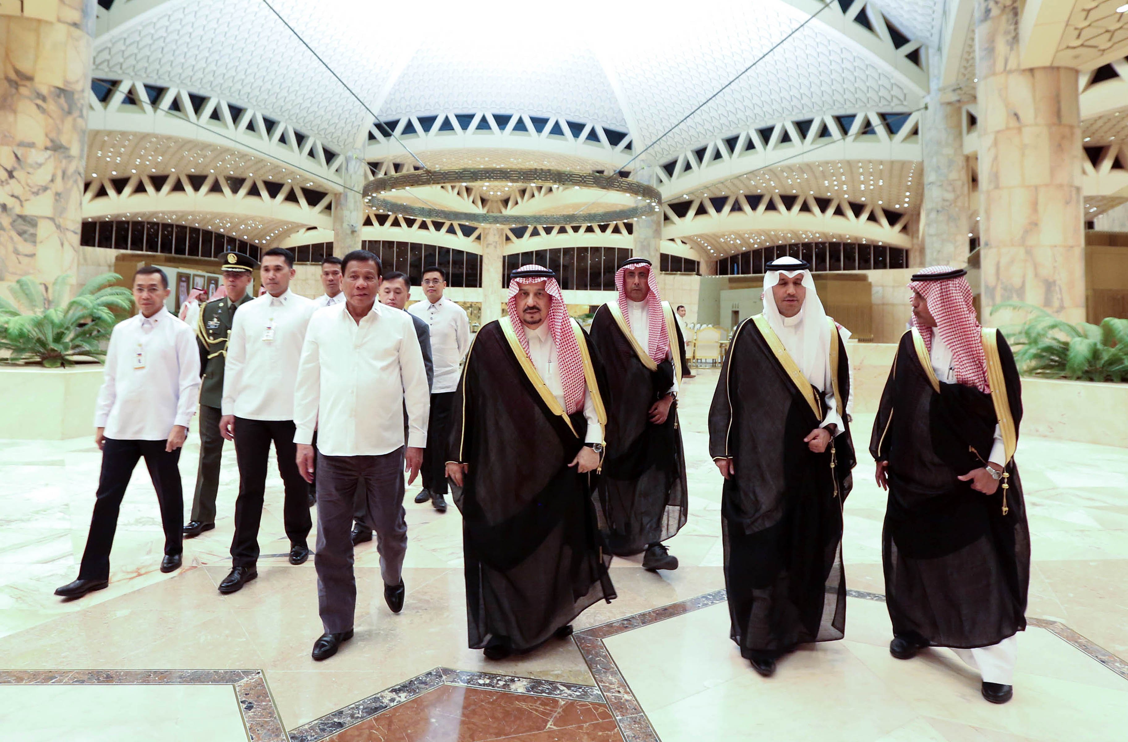 President Duterte is received by Prince Faisal Bin Bandar Al Saud, Governor of Riyadh upon his arrival at the Kingdom of Saudi Arabia