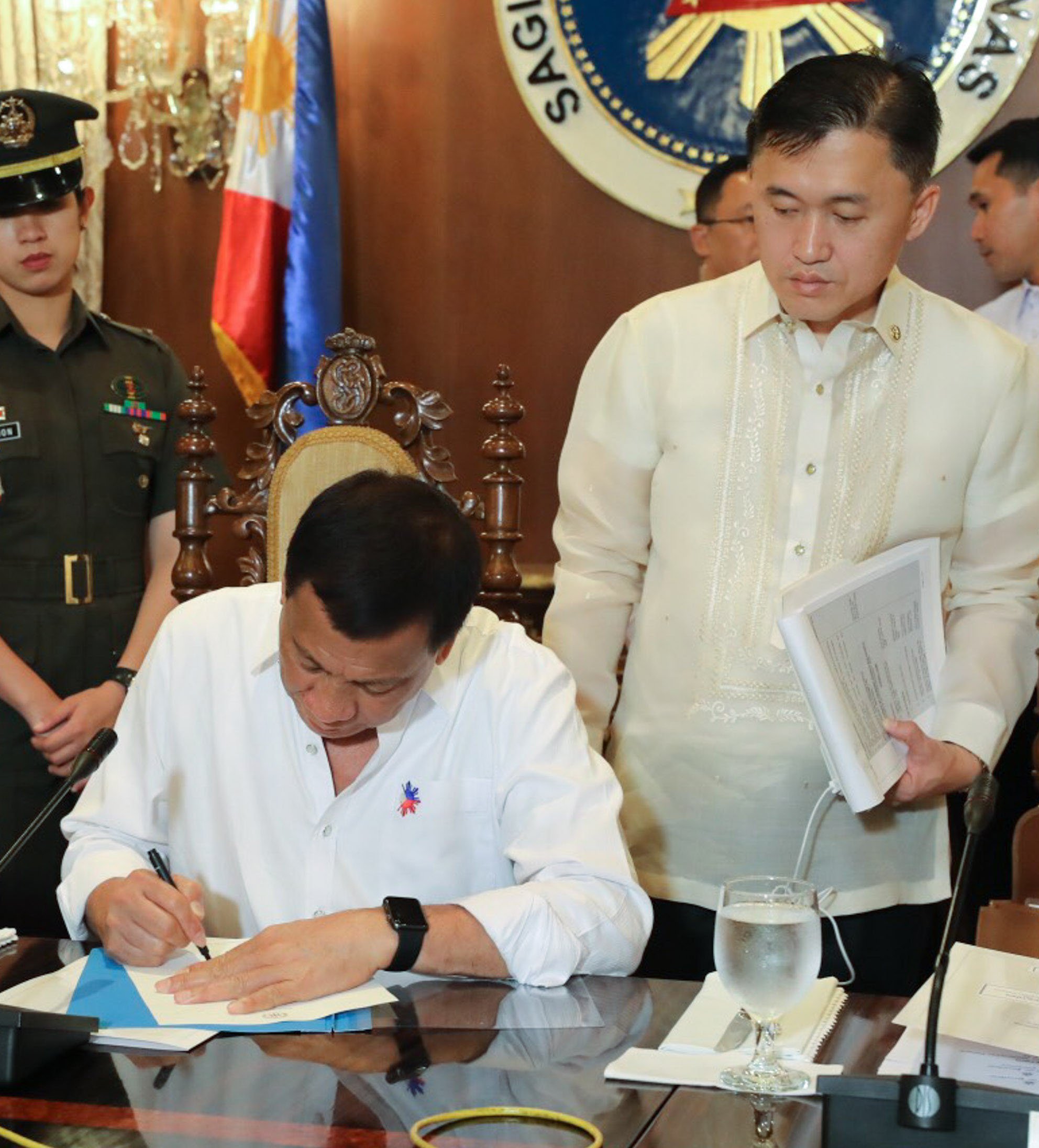 Pres. Duterte signs appointment of Cimatu as new DENR secretary