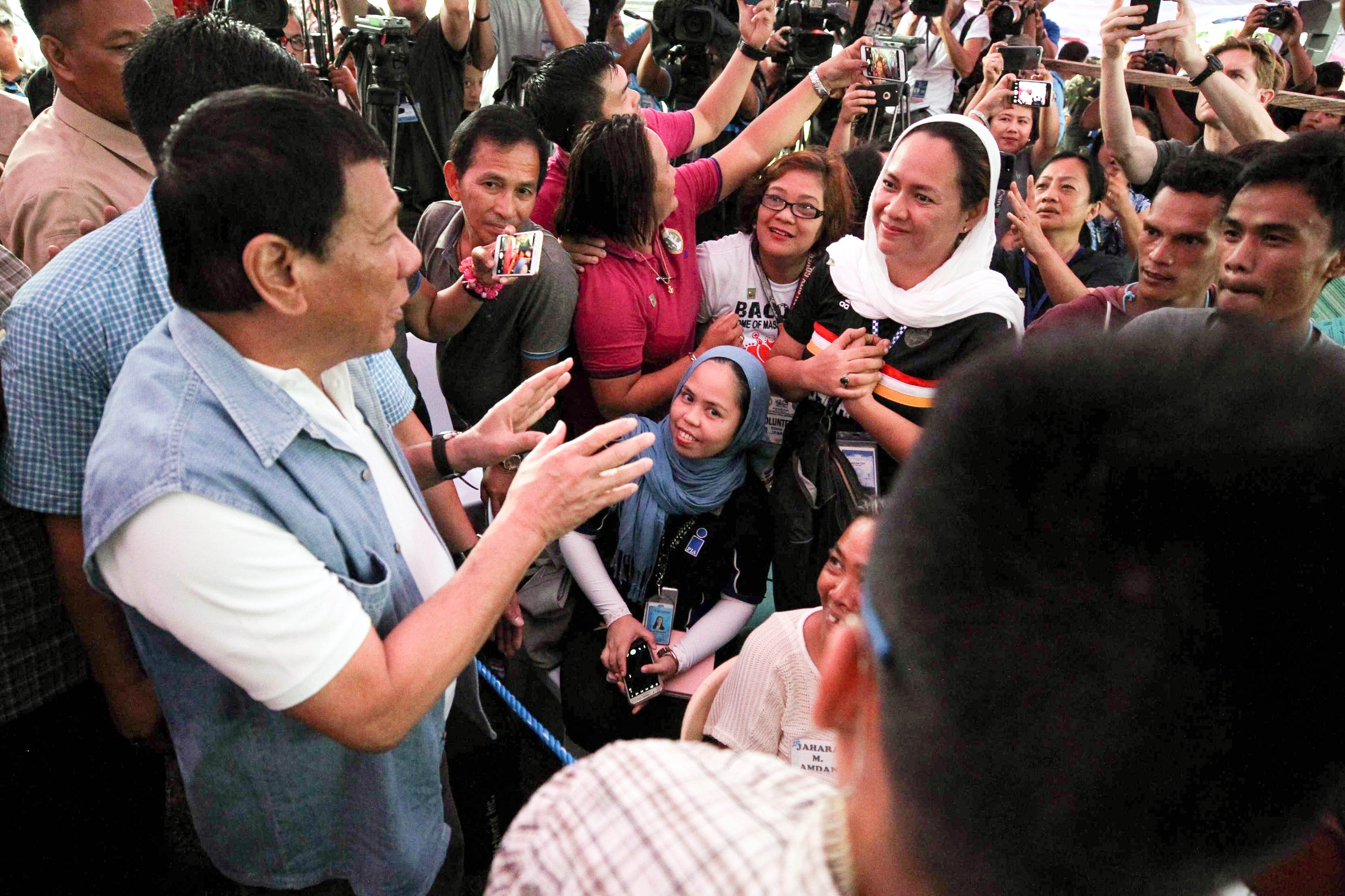 President Duterte visits evacuees in Iligan City