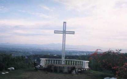 <p>The Station of the Cross at the Climaco Freedom Park on Mount Abong-Abong in Barangay Pasonanca, Zamboanga City is the center of convergence of thousands of Catholic faithfuls this Holy Week. <em><strong>(Zamboanga.com photo)</strong></em></p>