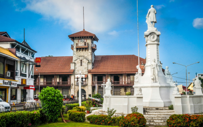 <p>The City Hall of Zamboanga facing the Rizal Park.</p>