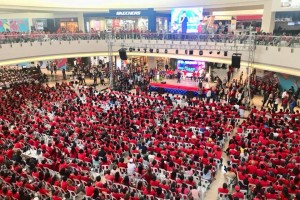 Alvarez swears-in 4,500 new PDP members in Bataan
