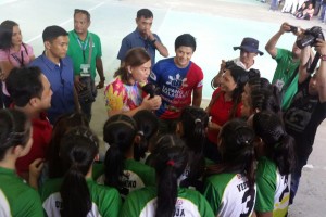 Mayor Sara inspires volleyballer girls in DAVRAA
