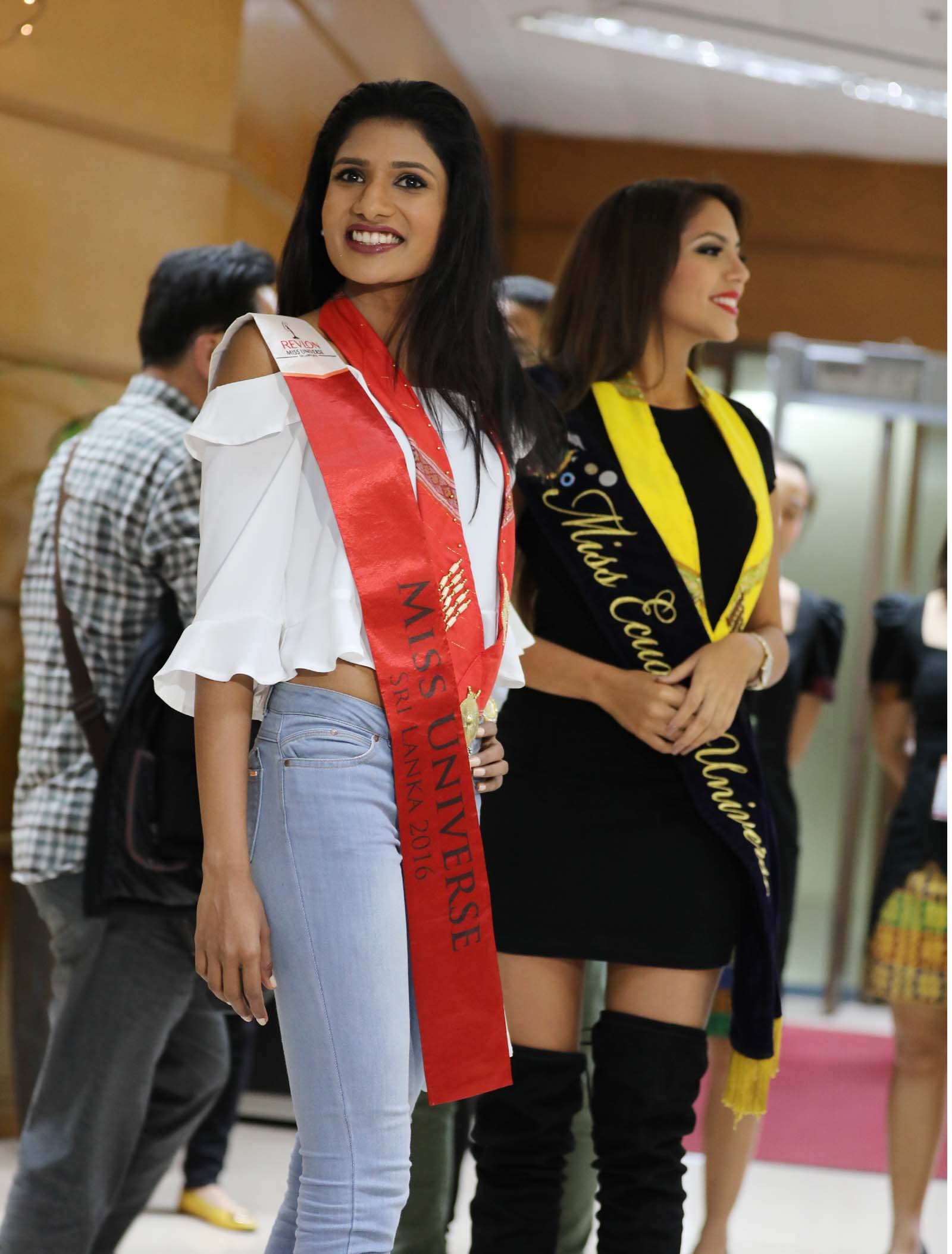 Miss Universe Sri Lanka Jayathi De Silva and Miss Universe Equador