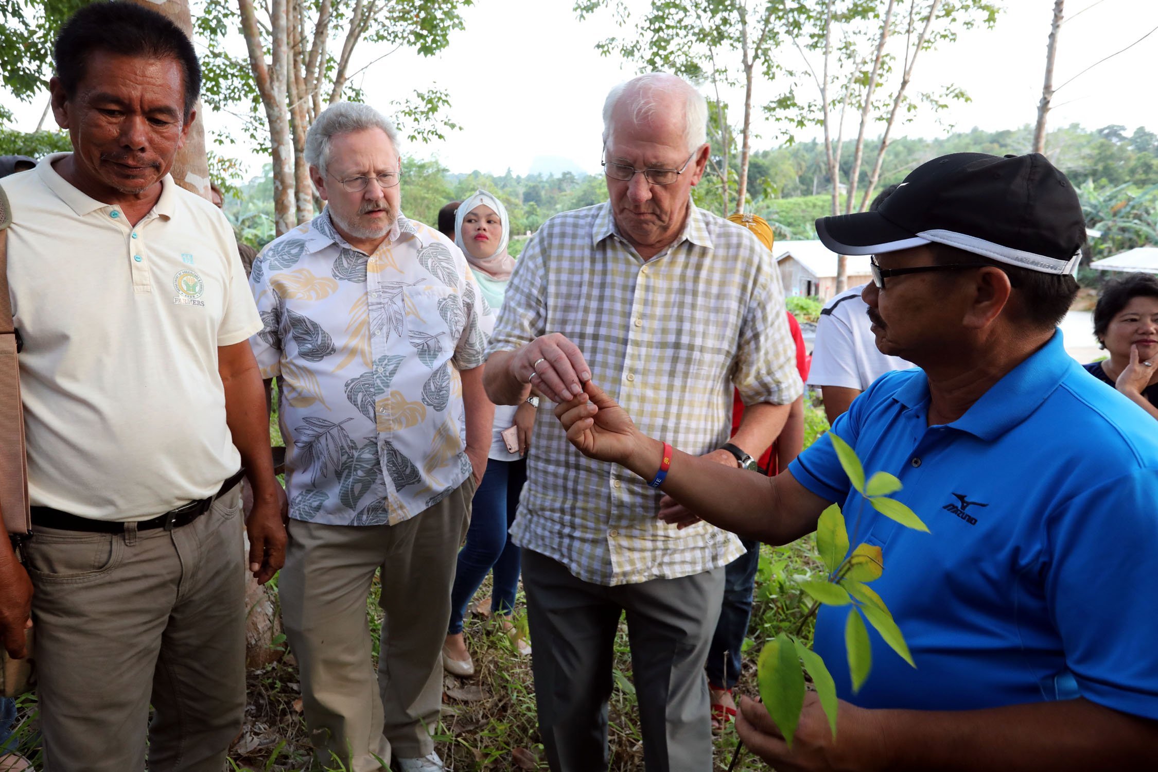 Pinol visits farm owned by former MNLF commander