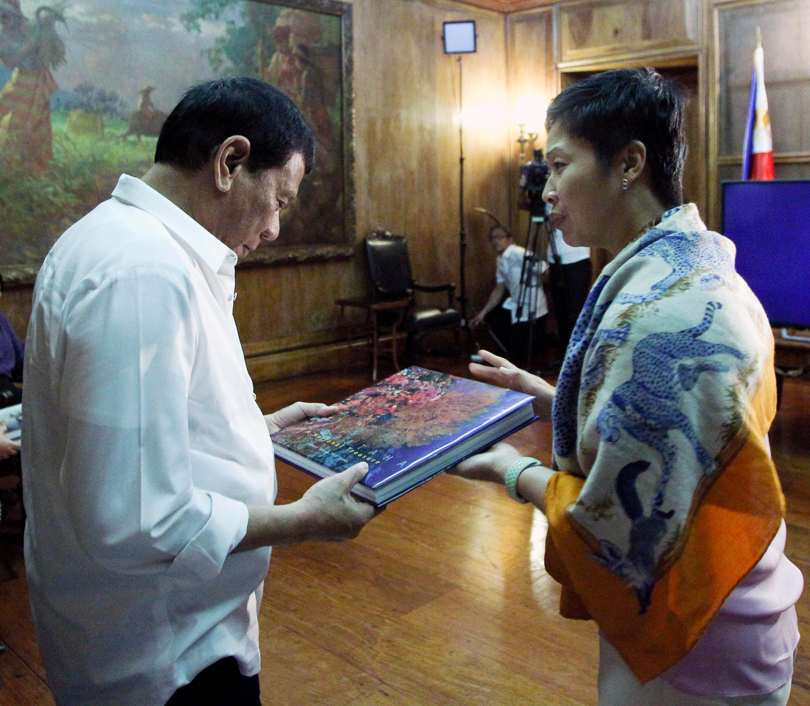 Pres. Duterte receives book on Tubbataha Reef as national treasure