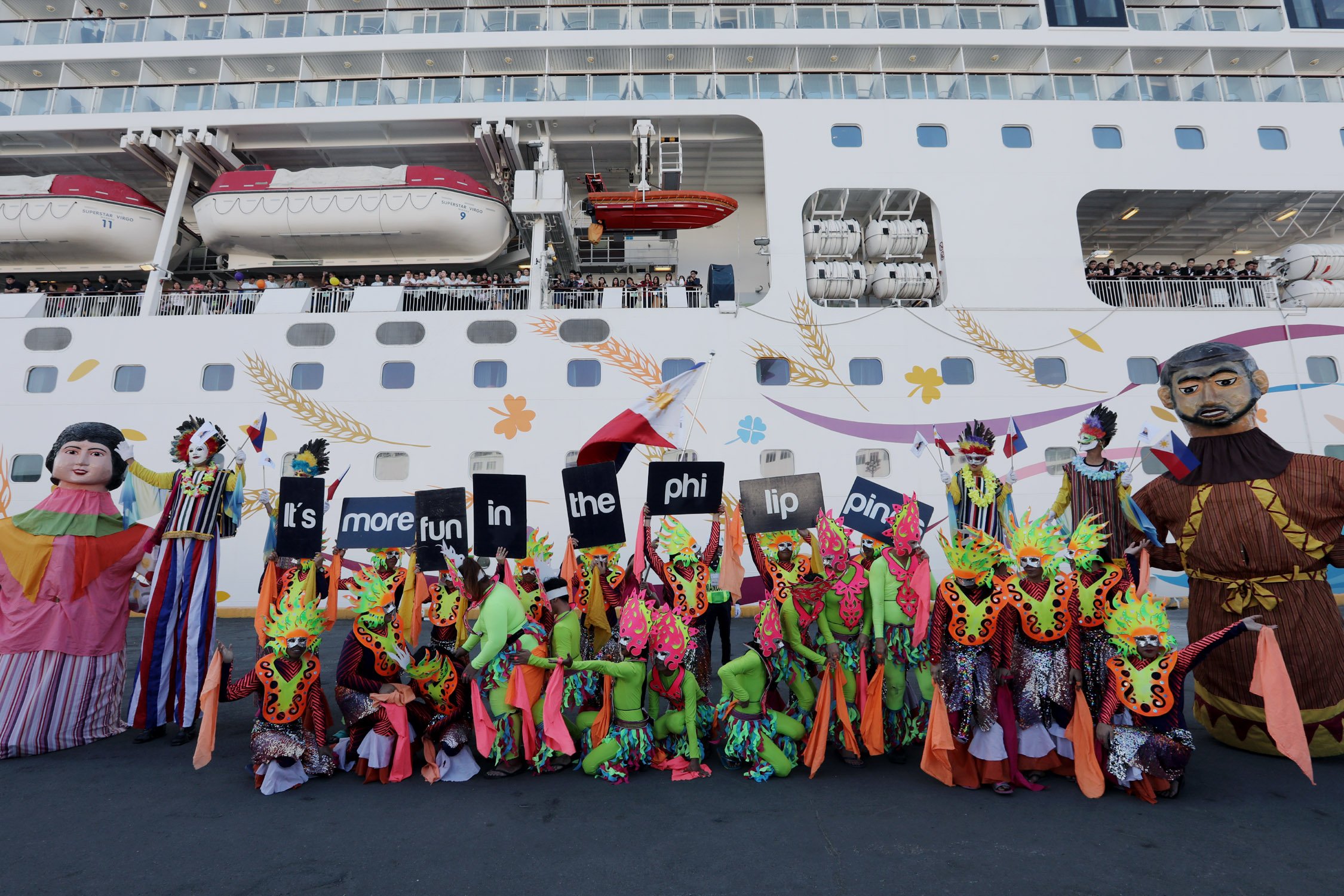Cultural performances welcome arrival of Star Cruises Superstar Virgo