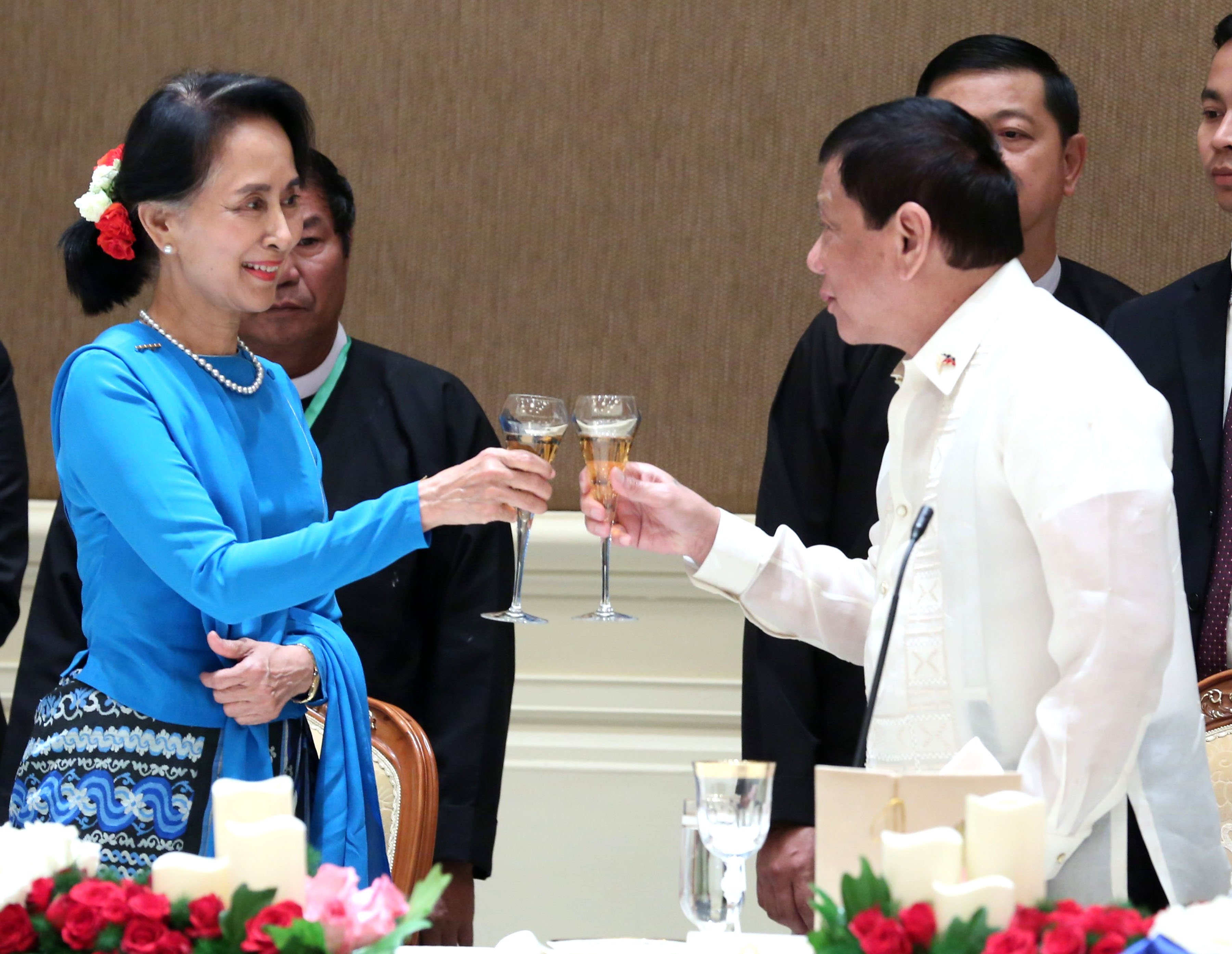 PRRD and Myanmar Minister for Foreign Affairs Aung San Suu Kyi toast during the State Banquet